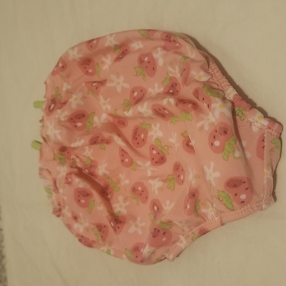 Baby Buns Inc girls swimsuit. Box 5 - Picture 4 of 4